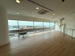 Gateway East (D7), Office #565782821